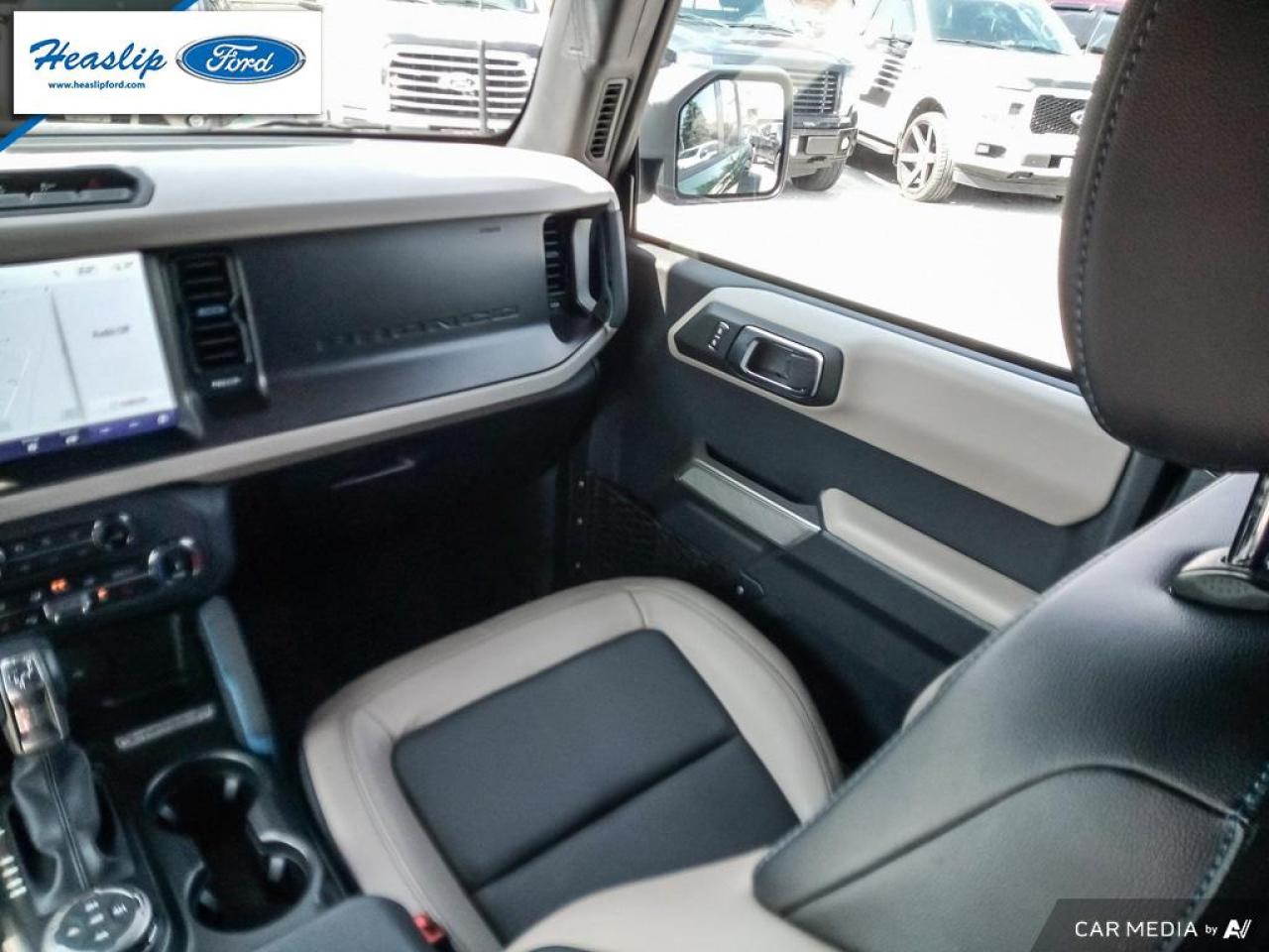 2022 Ford Bronco WildTrak Photo5