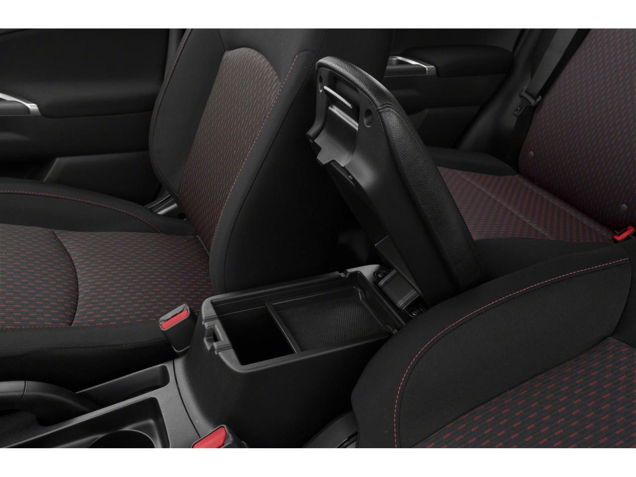 2018 Mitsubishi RVR SE
