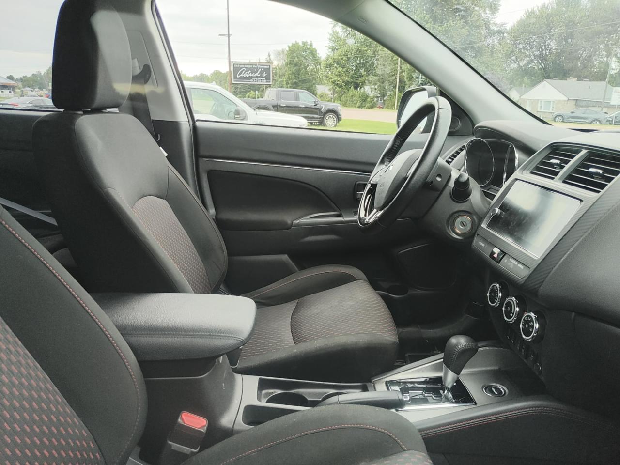 2018 Mitsubishi RVR SE