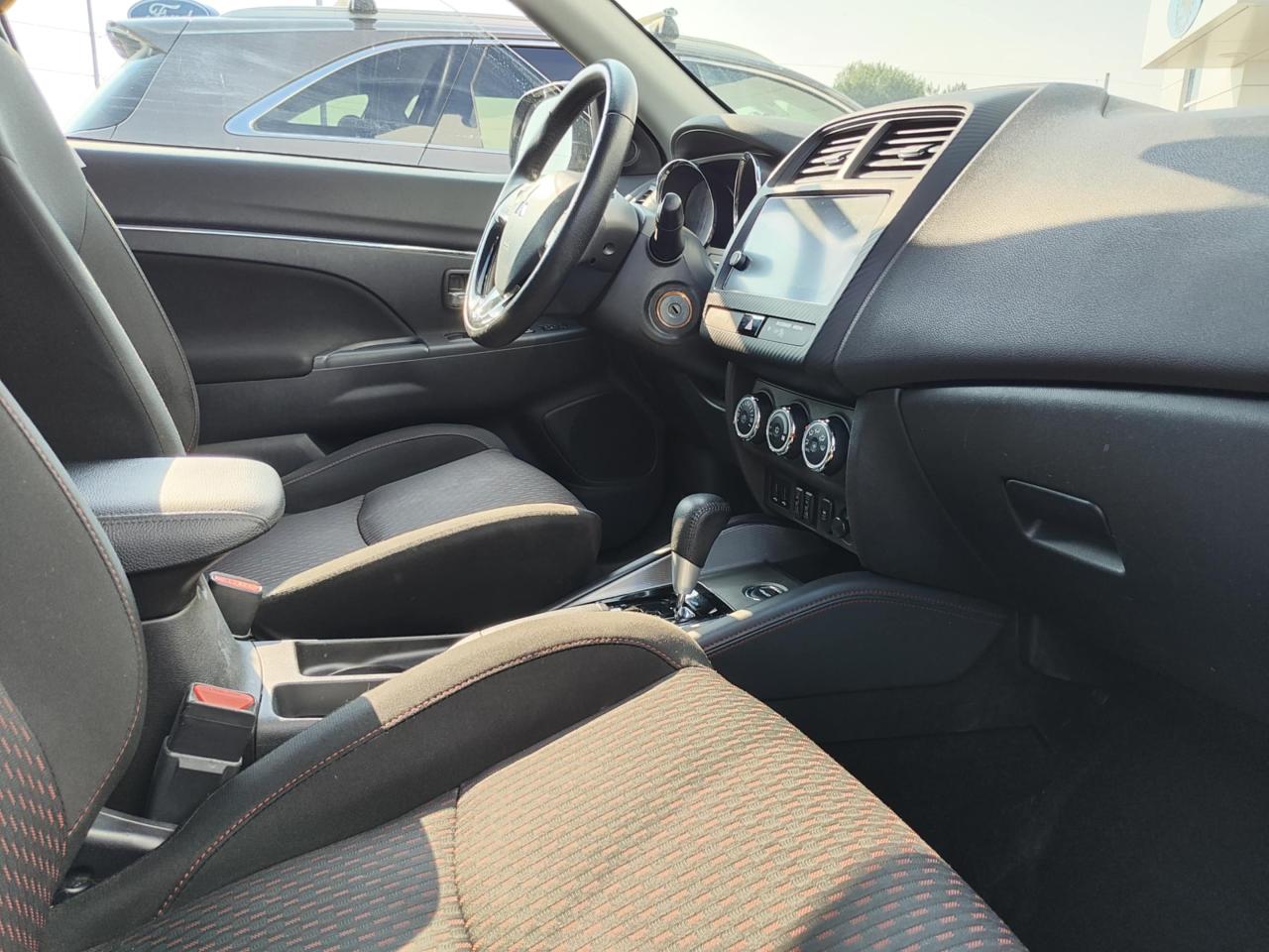 2018 Mitsubishi RVR SE