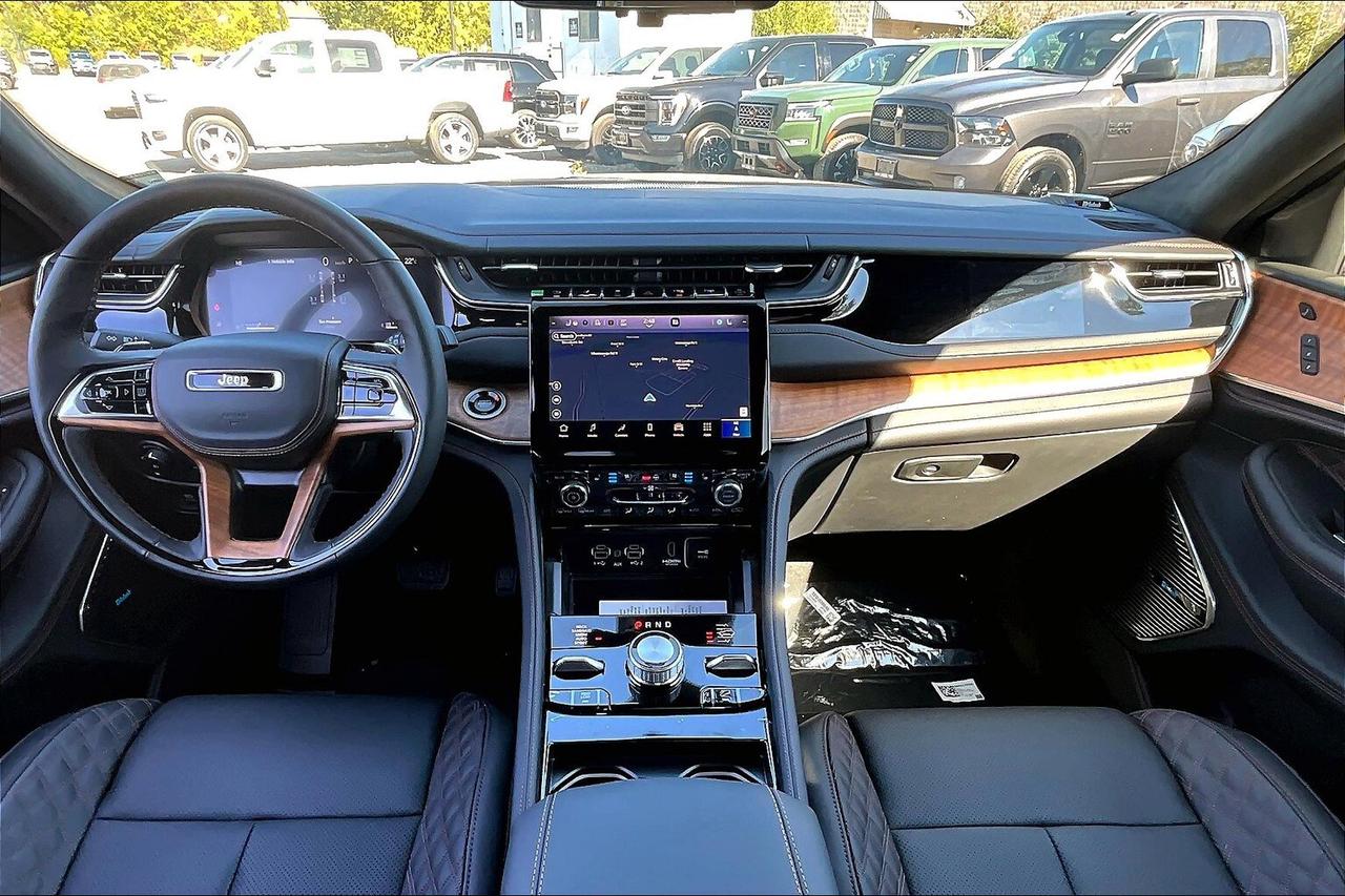 2025 Jeep Grand Cherokee SUMMIT  RESERVE | Lux Tech 5 | Adv Pro Tech 4 | Photo