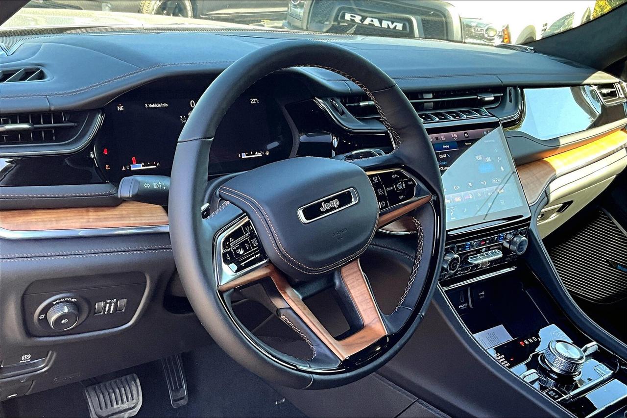 2025 Jeep Grand Cherokee SUMMIT  RESERVE | Lux Tech 5 | Adv Pro Tech 4 | Photo