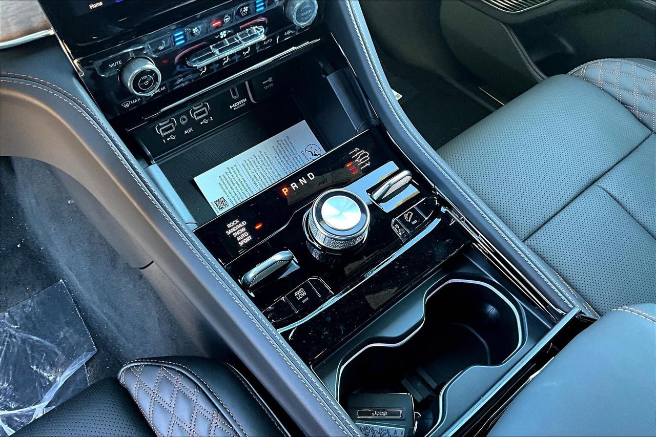 2025 Jeep Grand Cherokee SUMMIT  RESERVE | Lux Tech 5 | Adv Pro Tech 4 | Photo