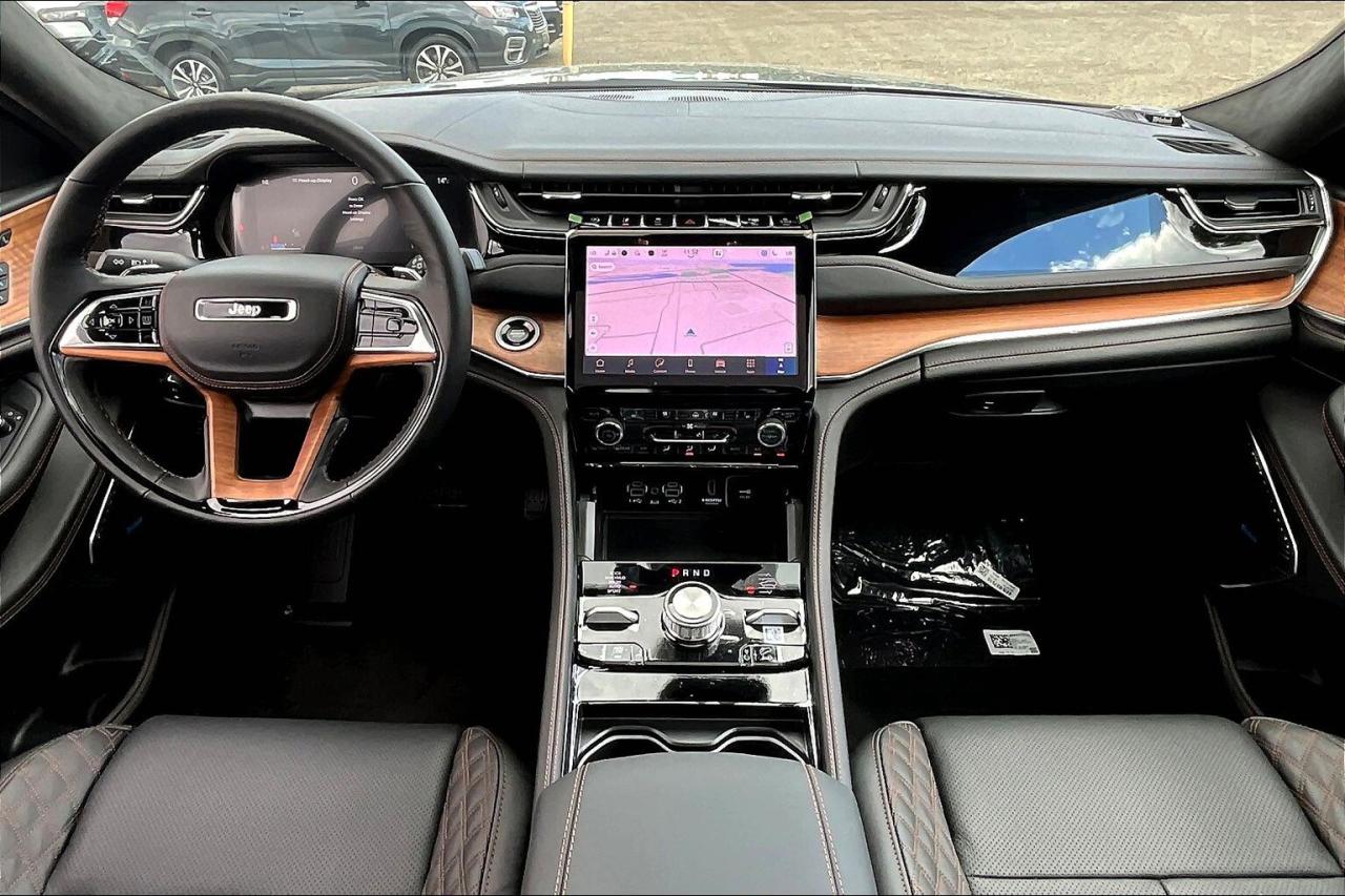 2025 Jeep Grand Cherokee SUMMIT  RESERVE | Lux Tech 5 | Adv Pro Tech 4 | Photo4