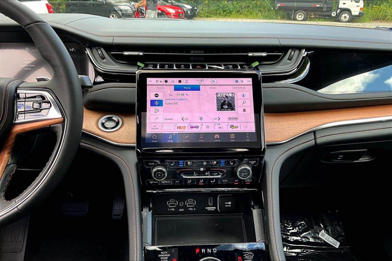 2025 Jeep Grand Cherokee SUMMIT  RESERVE | Lux Tech 5 | Adv Pro Tech 4 | Photo