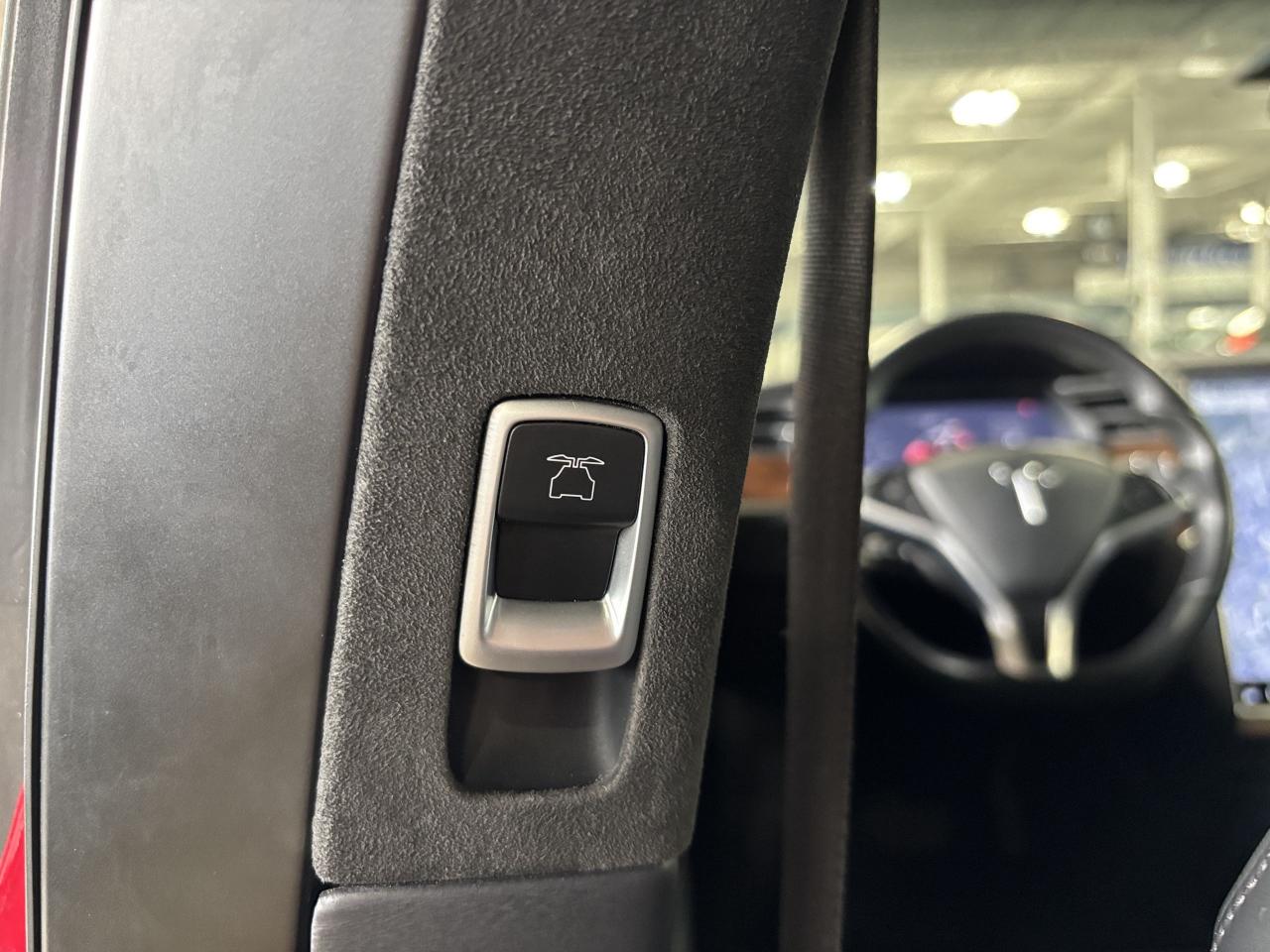 2017 Tesla Model X 75D|AWD|ENHANCEDAUTOPILOT|FALCONDOORS|NAV|AIRSUSP| - Photo #12
