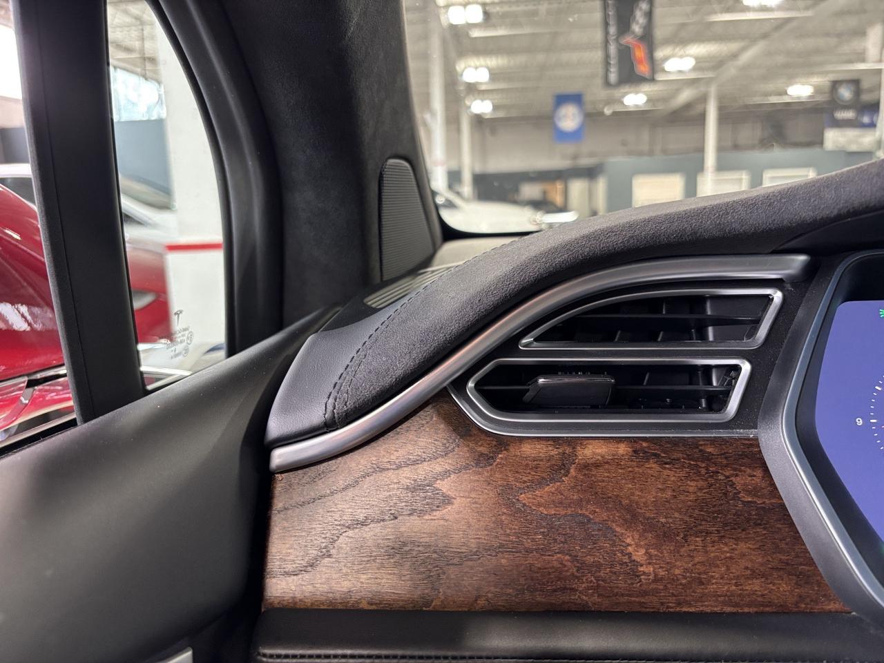 2017 Tesla Model X 75D|AWD|ENHANCEDAUTOPILOT|FALCONDOORS|NAV|AIRSUSP| - Photo #16