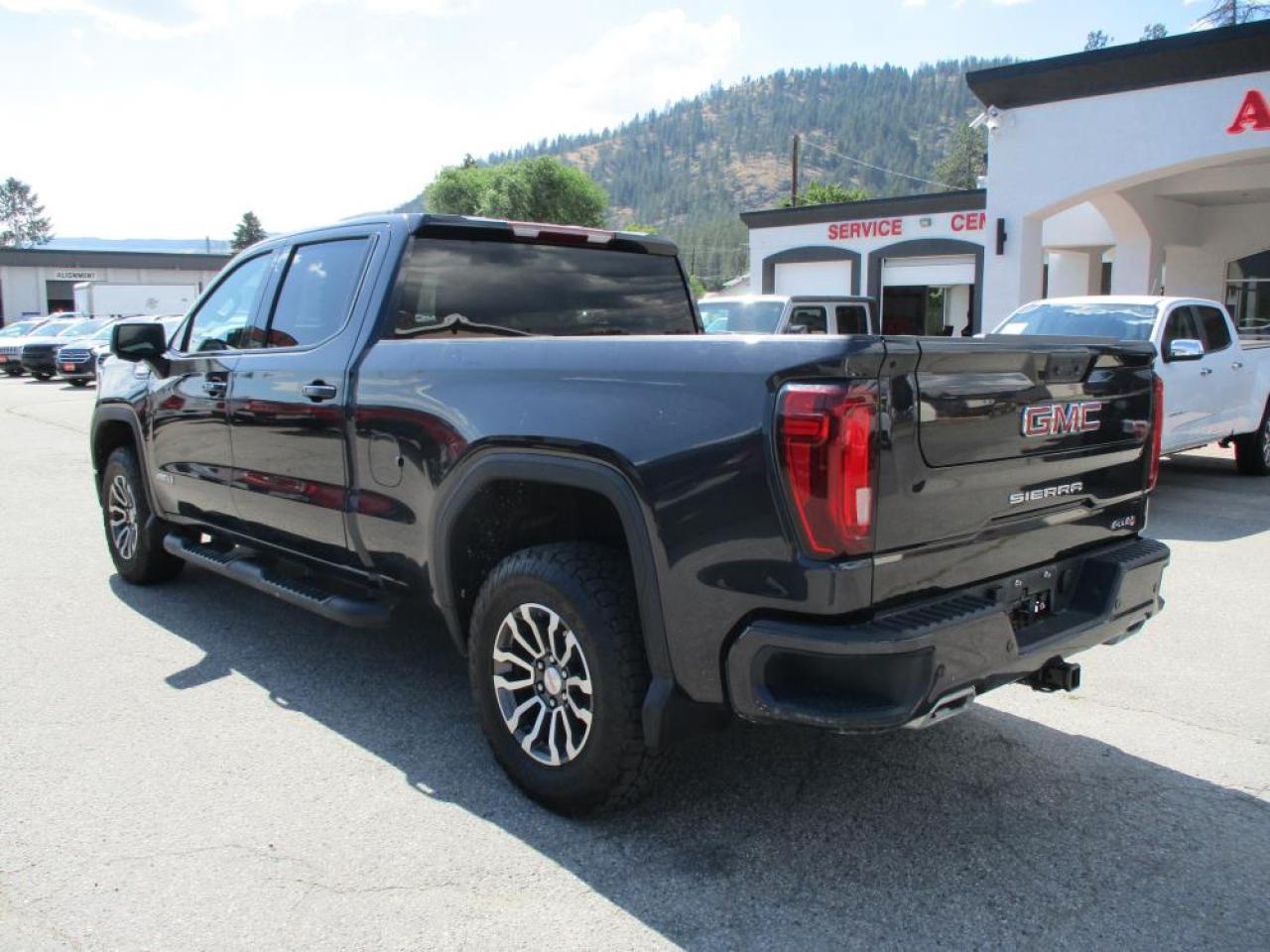 2023 GMC Sierra 1500 AT4 DURAMAX Photo6