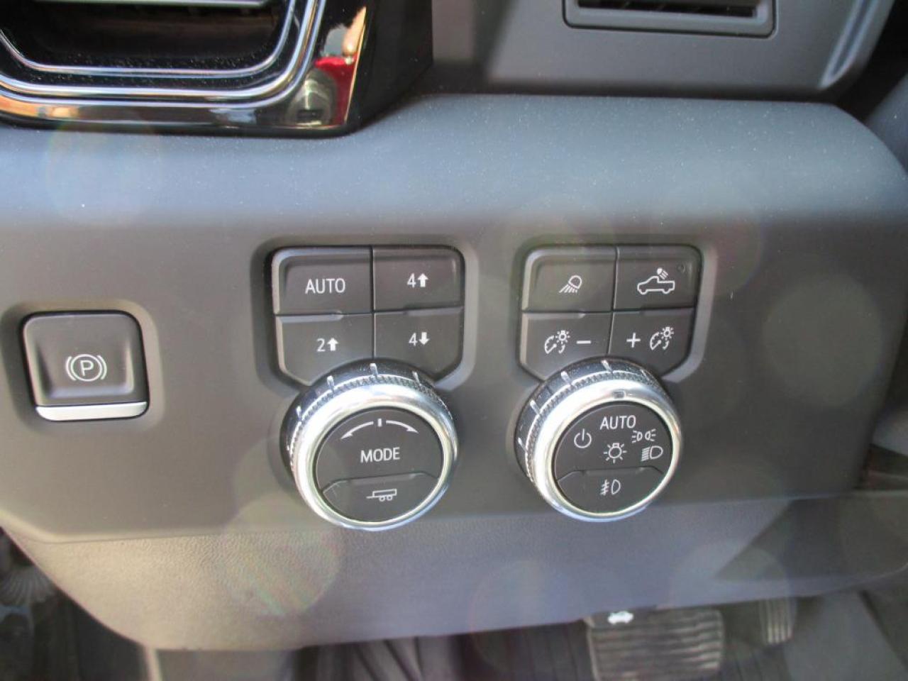 2023 GMC Sierra 1500 AT4 DURAMAX Photo12