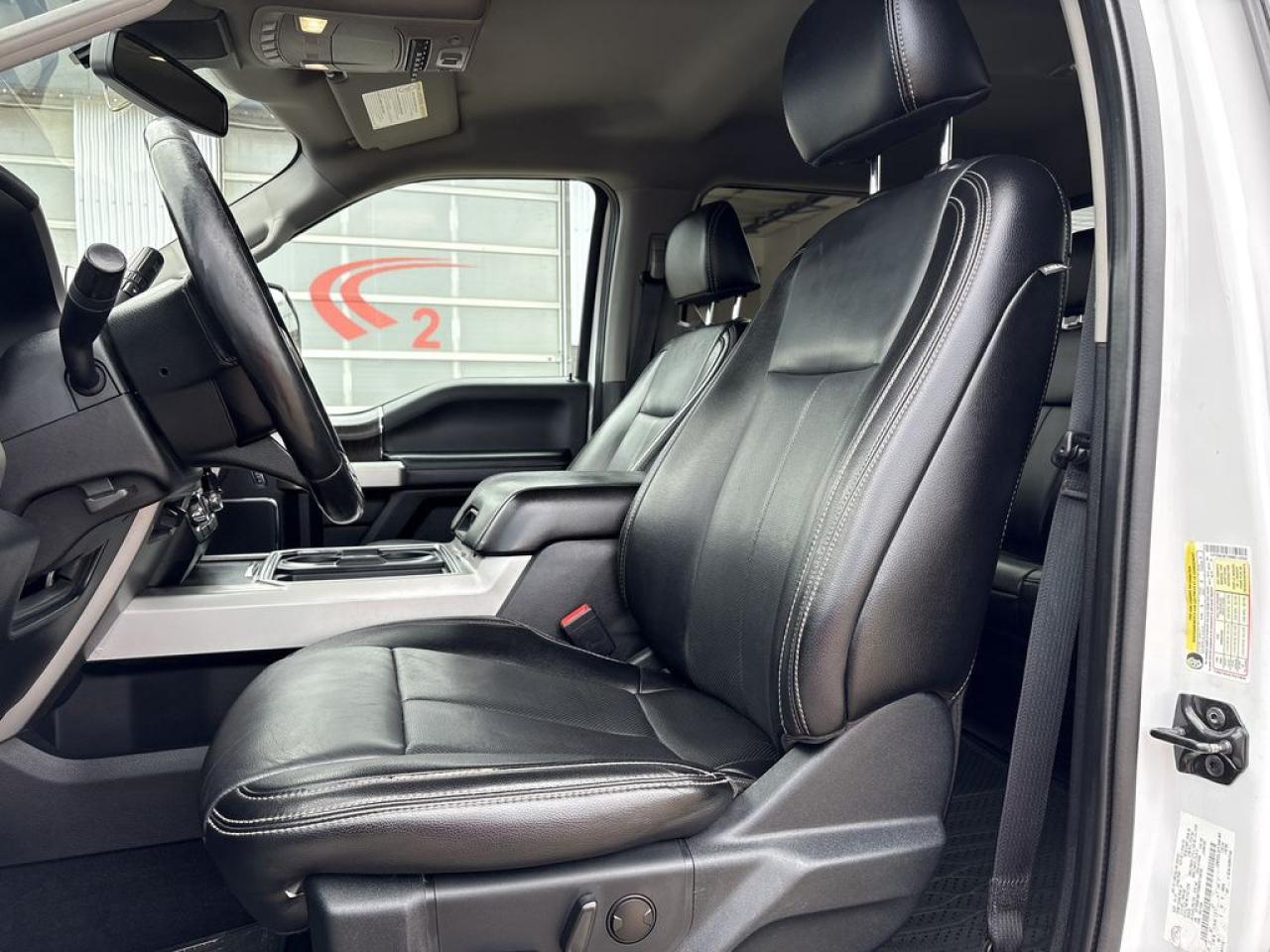 2021 Ford F-350 Super Duty SRW Lariat Photo5