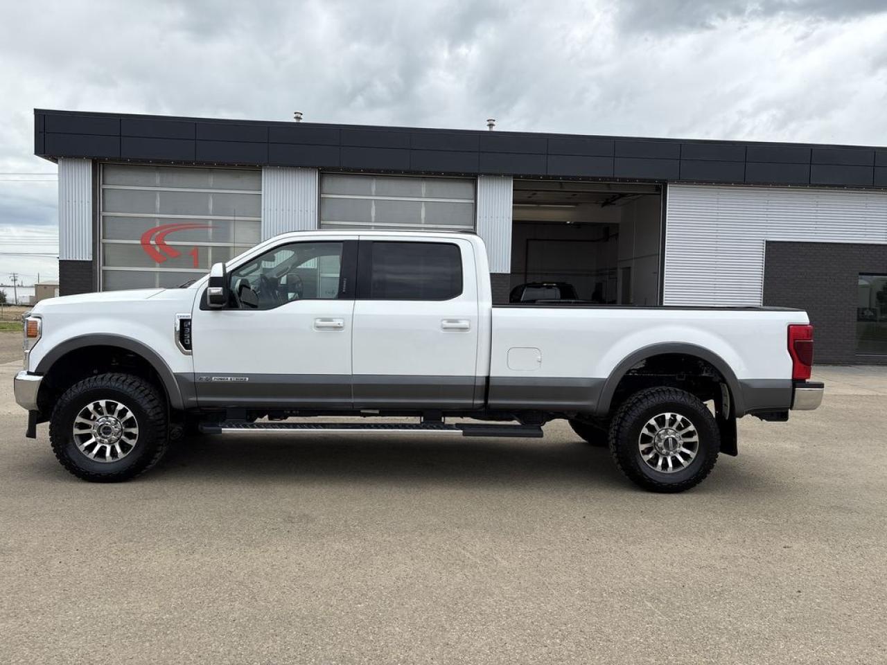 2021 Ford F-350 Super Duty SRW Lariat Photo5