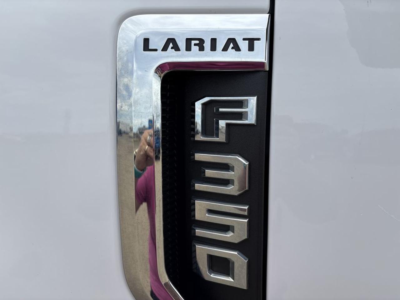 2021 Ford F-350 Super Duty SRW Lariat Photo5