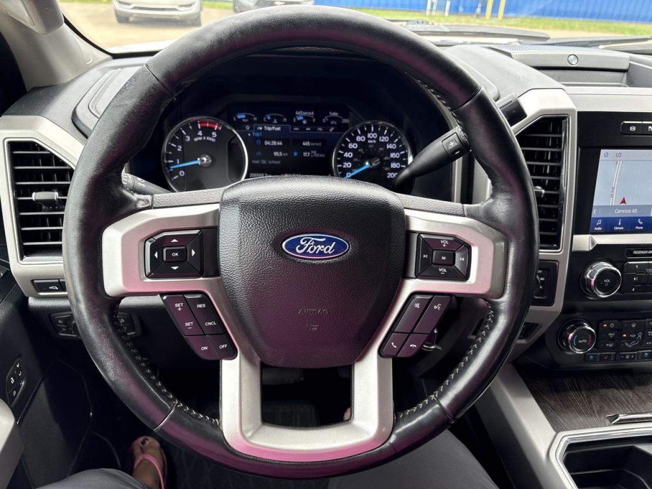 2021 Ford F-350 Super Duty SRW Lariat Photo5