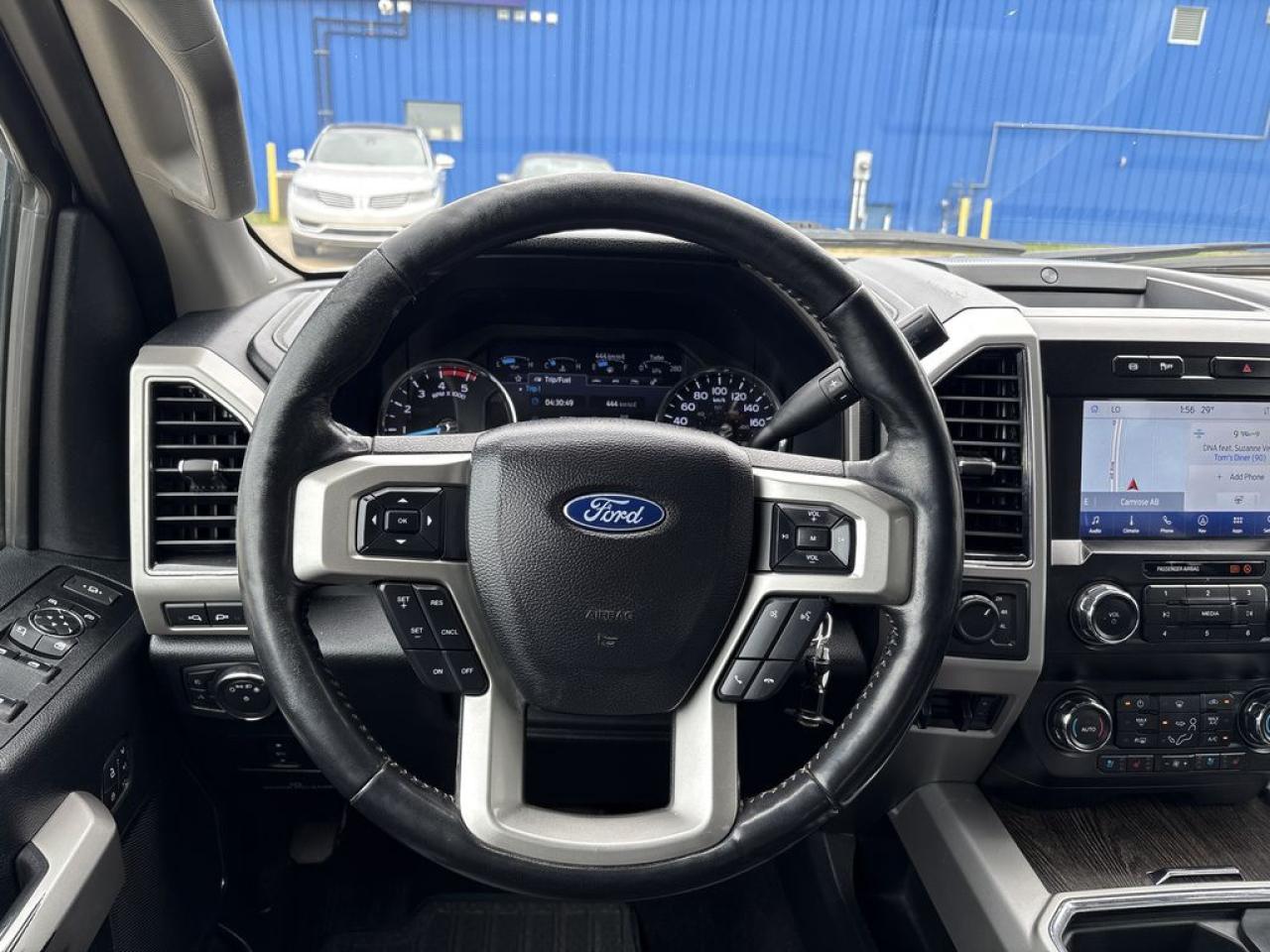 2021 Ford F-350 Super Duty SRW Lariat Photo5