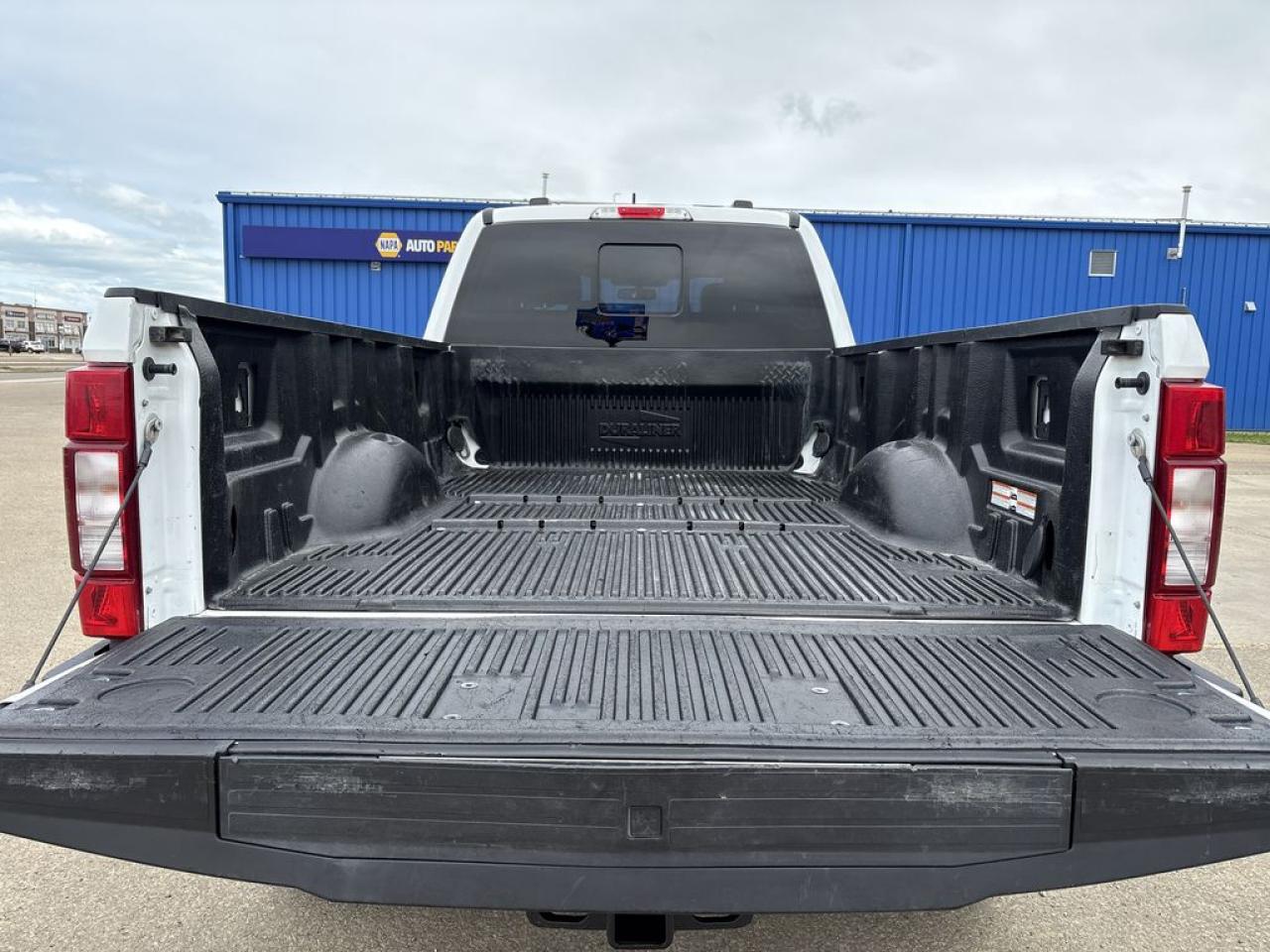 2021 Ford F-350 Super Duty SRW Lariat Photo5