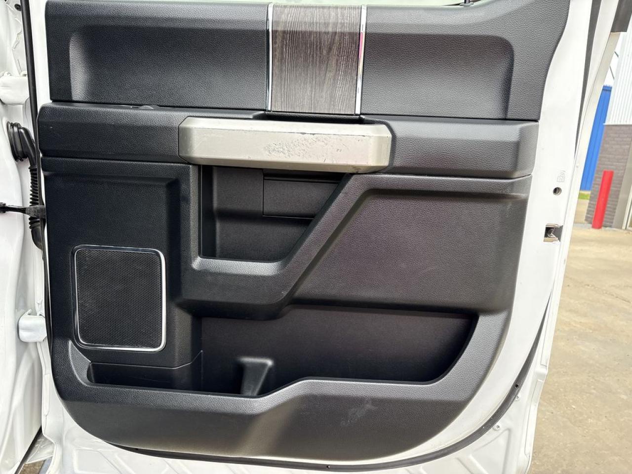 2021 Ford F-350 Super Duty SRW Lariat Photo5