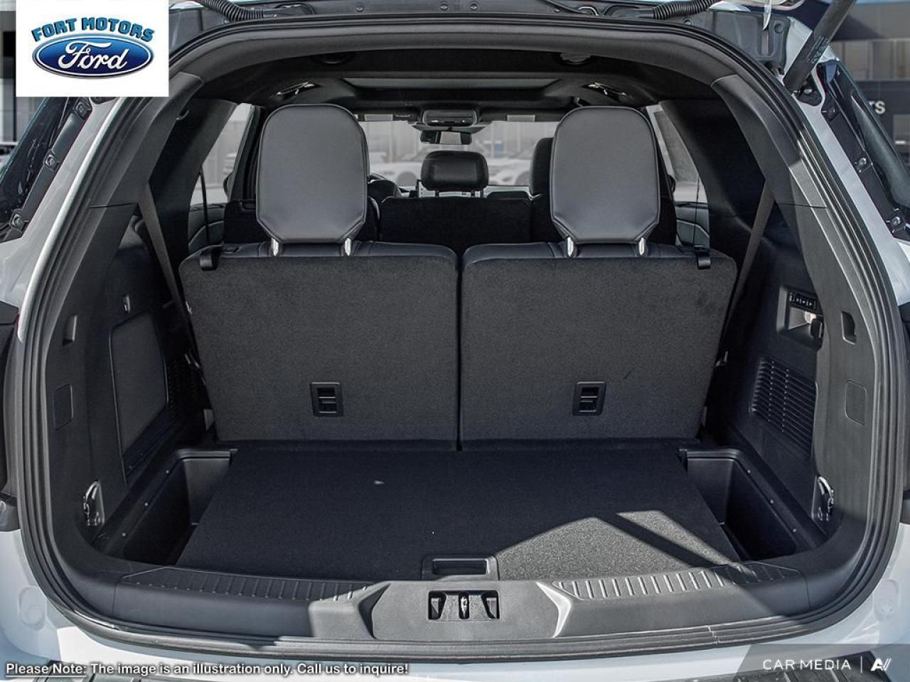 2025 Ford Explorer ST Photo5