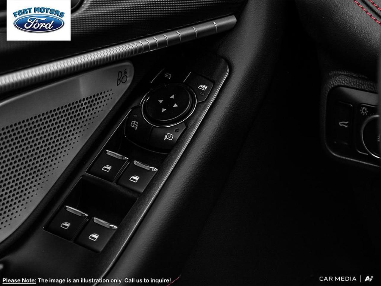 2025 Ford Explorer ST Photo5