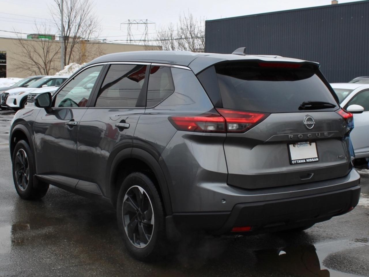 2025 Nissan Rogue SV Moonroof  - Moonroof -  Power Liftgate Photo