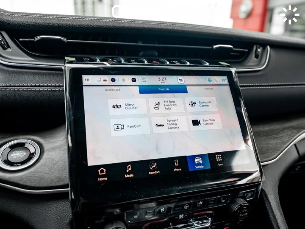 2025 Jeep Grand Cherokee L LIMITED Panoroof Luxury Tech Group II Active Lane Management Photo