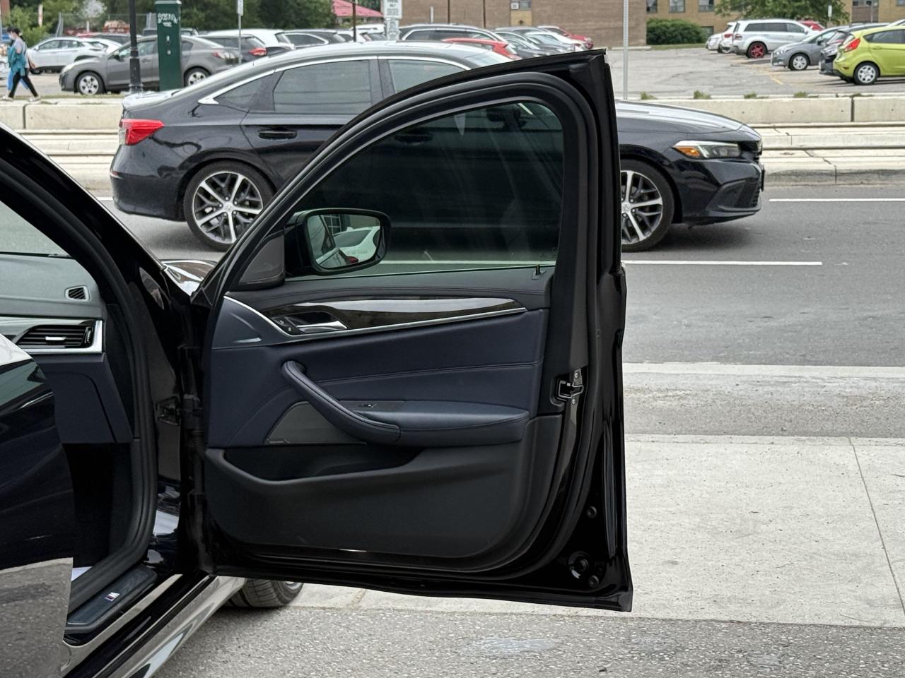 2019 BMW 5 Series 540i //M SPORT | HARMAN KARDON | HEAD UP DISPLAY | - Photo #32