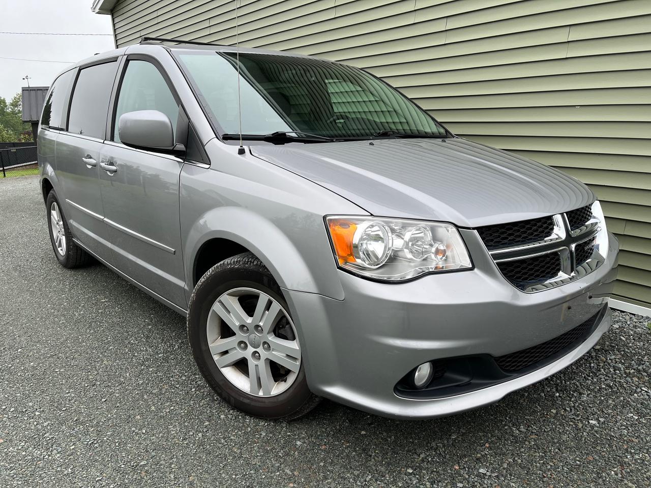 Used 2017 Dodge Grand Caravan Crew Plus for sale in Hilden, NS