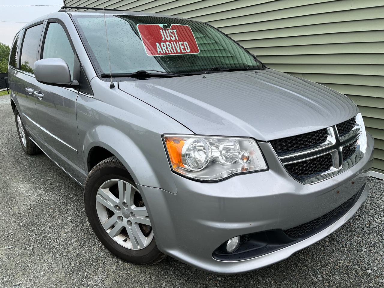 Used 2017 Dodge Grand Caravan Crew Plus for sale in Hilden, NS