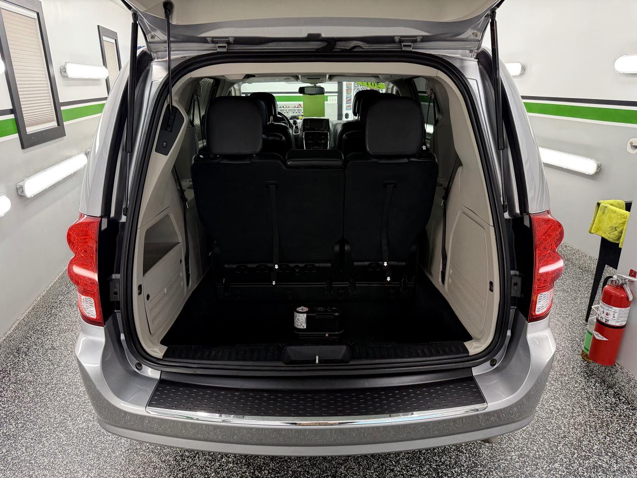 2017 Dodge Grand Caravan Crew Plus - Photo #12