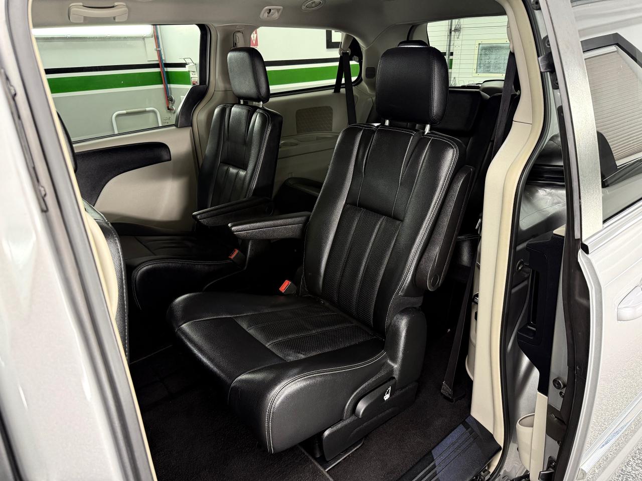 2017 Dodge Grand Caravan Crew Plus - Photo #10