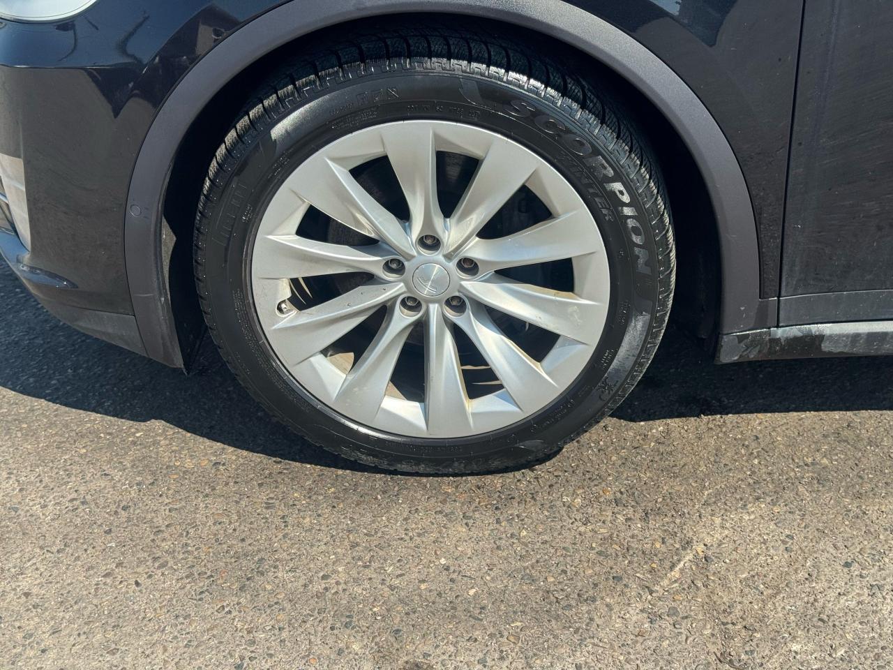 2018 Tesla Model X 100D, TESLA SERVICE VEHICLE, 183KM, AS IS SPEC, - Photo #12