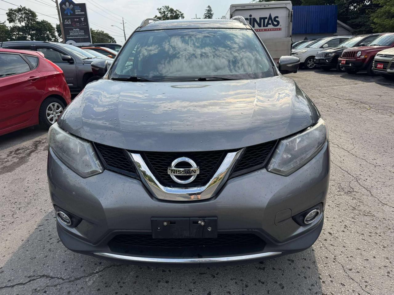 2015 Nissan Rogue SV - Photo #2