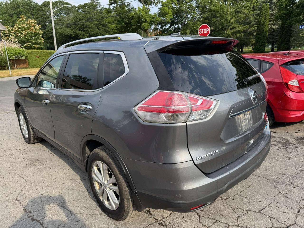 2015 Nissan Rogue SV - Photo #5