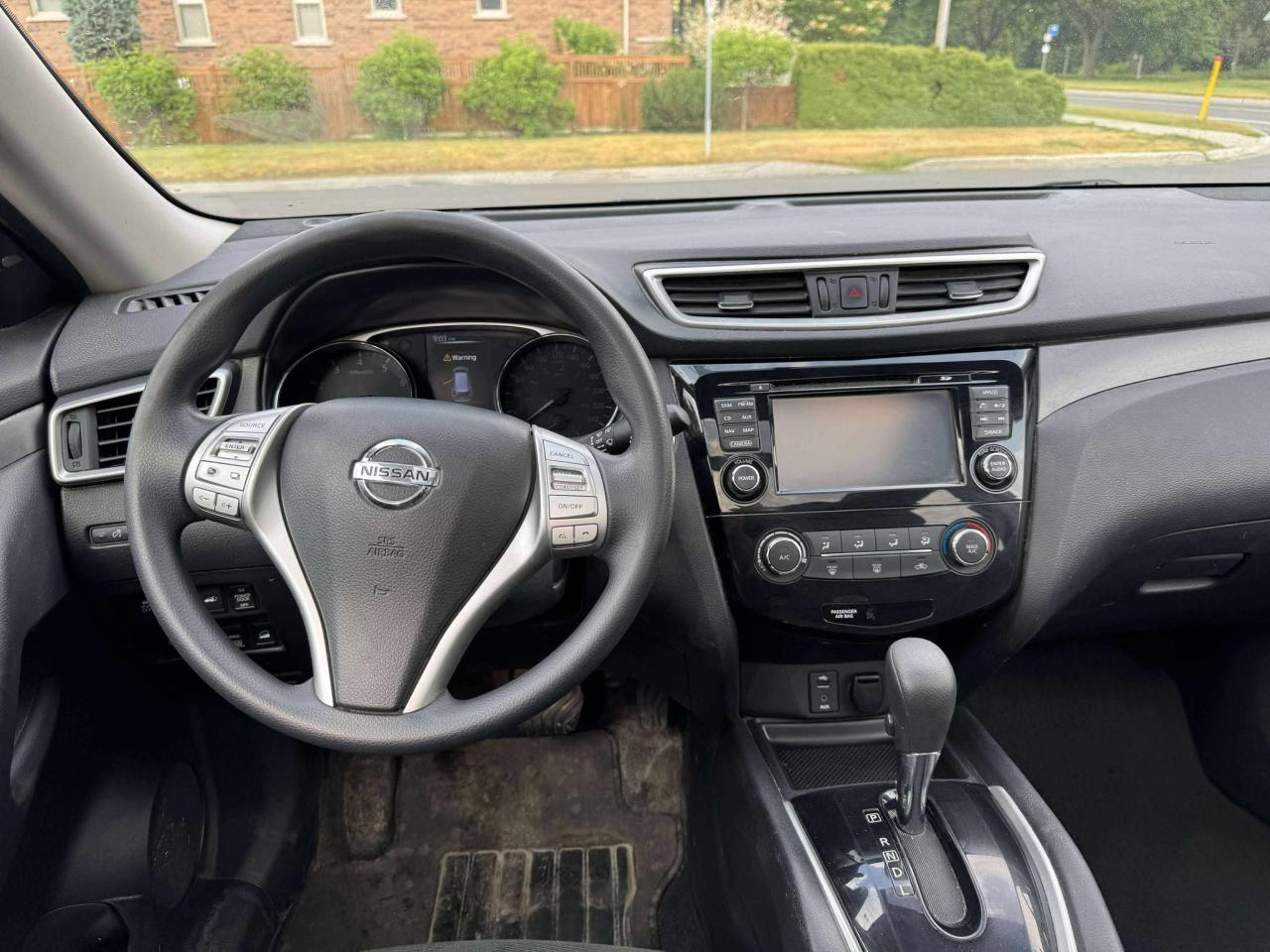 2015 Nissan Rogue SV - Photo #14