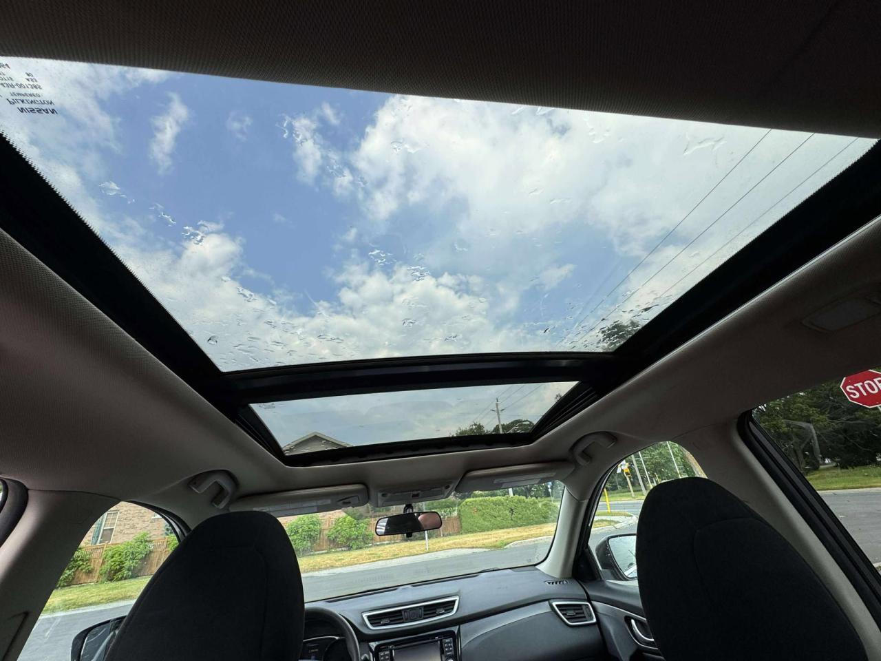 2015 Nissan Rogue SV - Photo #18