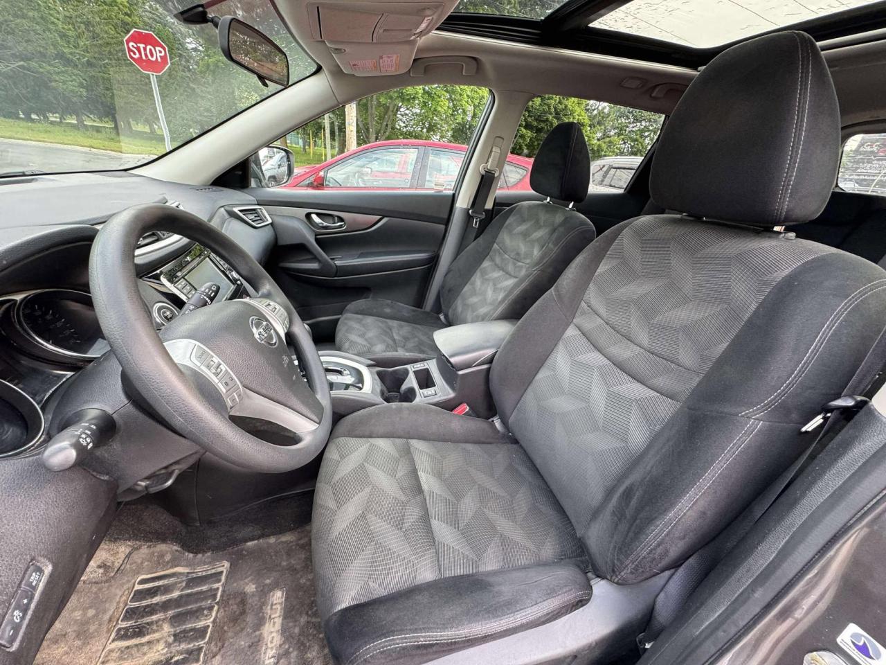 2015 Nissan Rogue SV - Photo #19