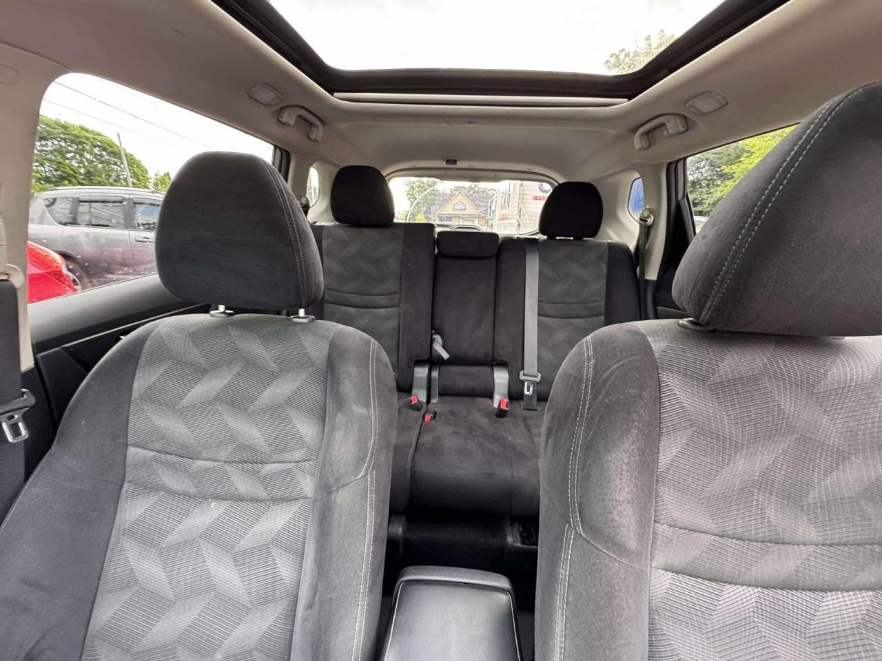 2015 Nissan Rogue SV - Photo #20
