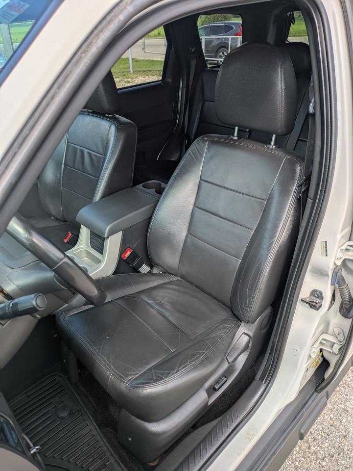 2012 Ford Escape XLT - Photo #9