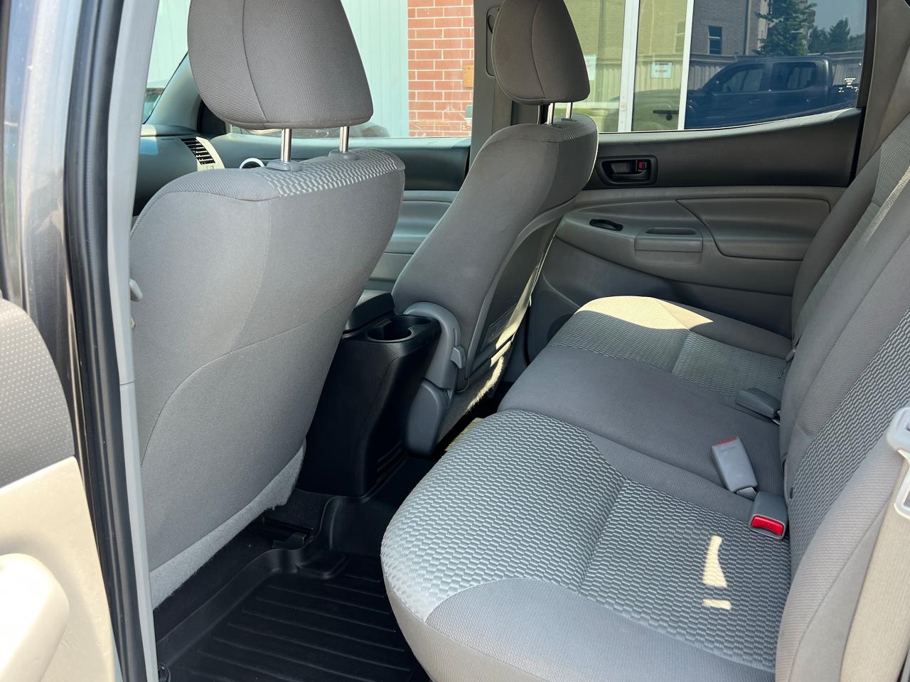 2015 Toyota Tacoma V6 4WD CERTIFIED - Photo #12