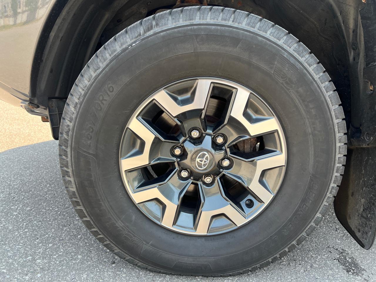 2015 Toyota Tacoma V6 4WD CERTIFIED - Photo #13