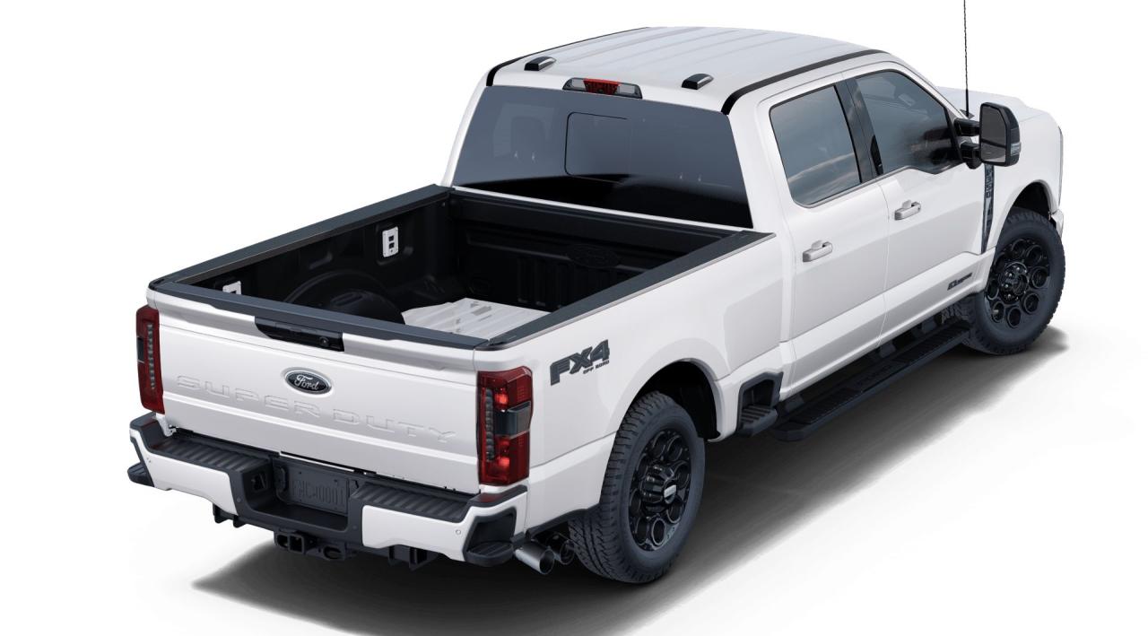 2025 Ford SUPERDUTY F-350® Lariat® Photo