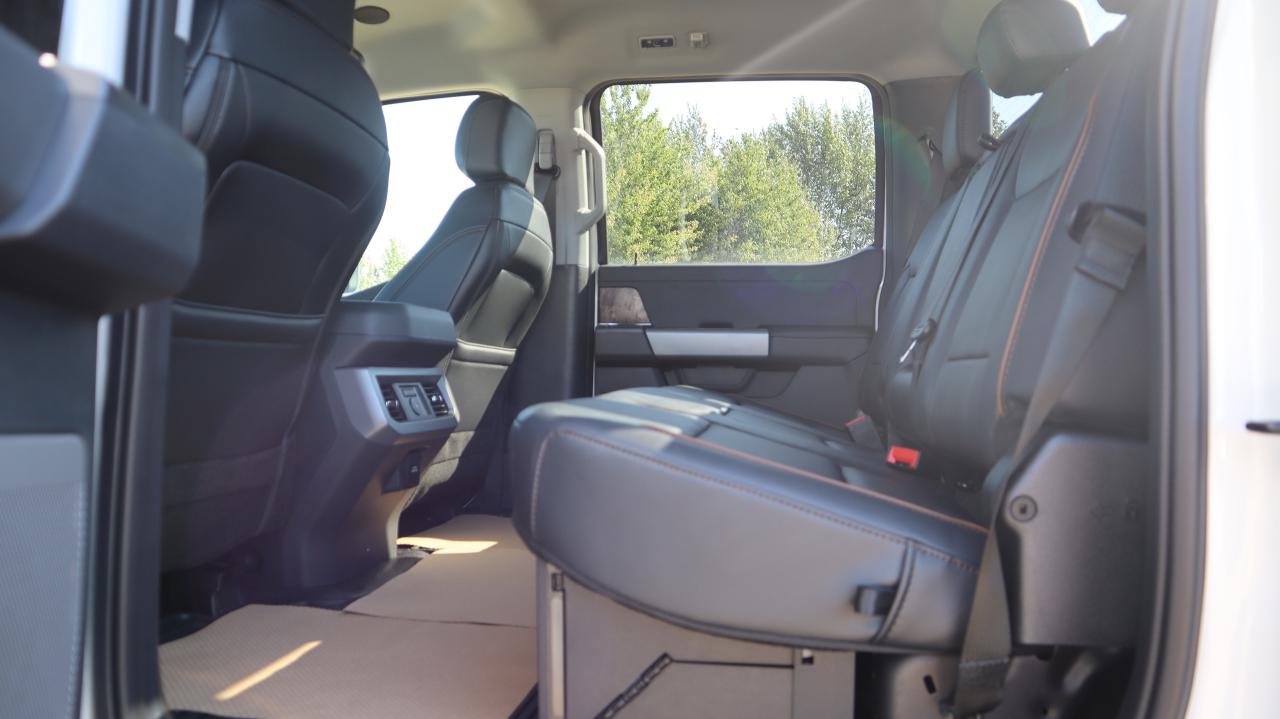 2025 Ford F-350 4X4 CREW CAB PICKUP/ Photo5