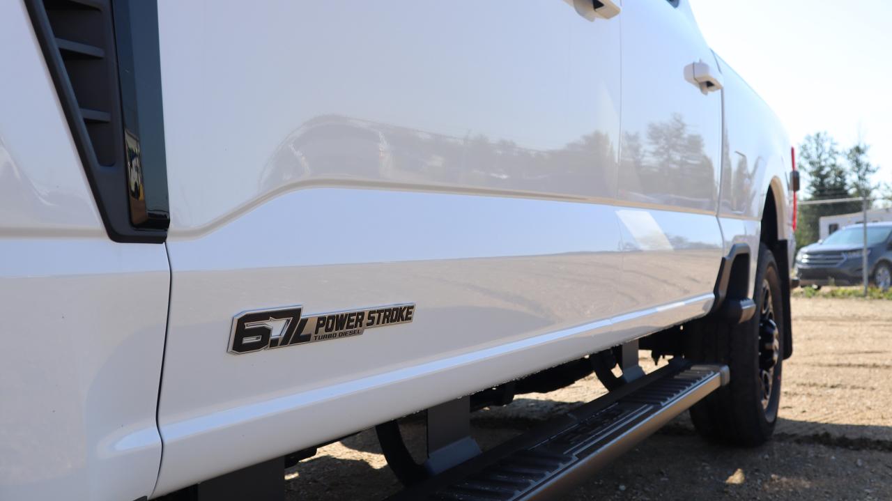 2025 Ford F-350 4X4 CREW CAB PICKUP/ Photo5