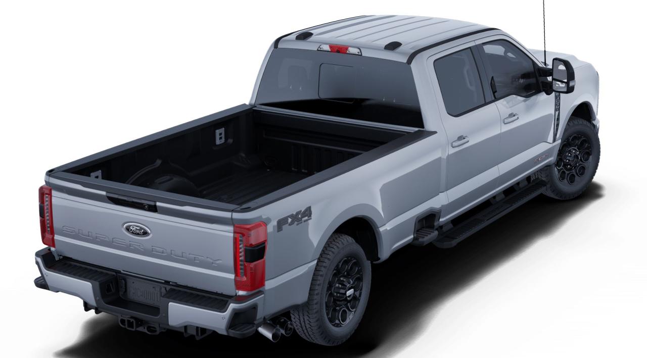 2025 Ford SUPERDUTY F-350® Lariat® Photo2