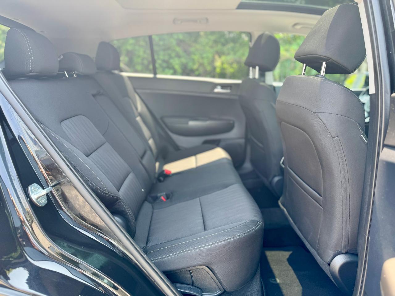 2022 Kia Sportage EX Premium AWD Panoramic Roof | One Owner - Photo #17