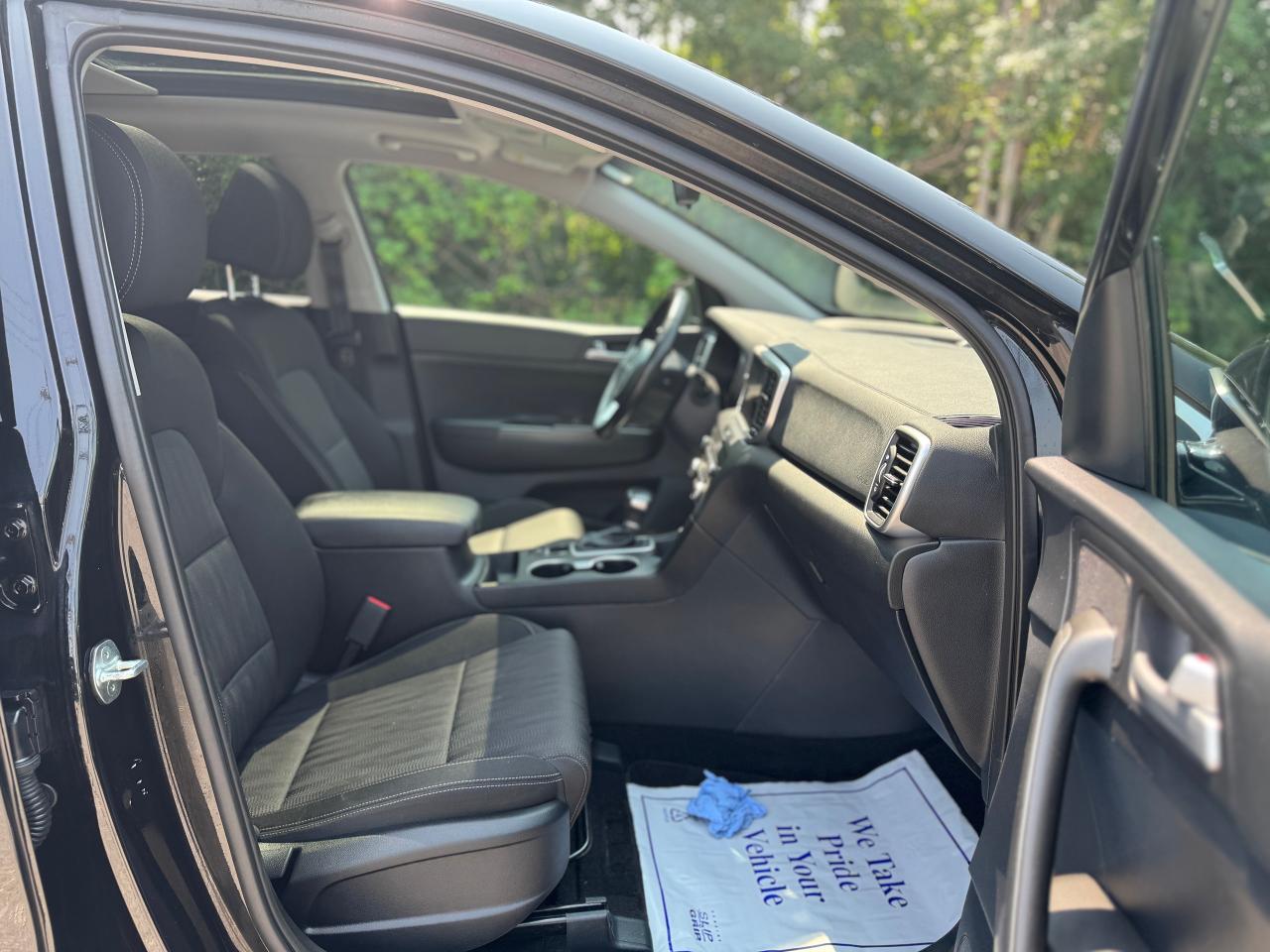 2022 Kia Sportage EX Premium AWD Panoramic Roof | One Owner - Photo #27
