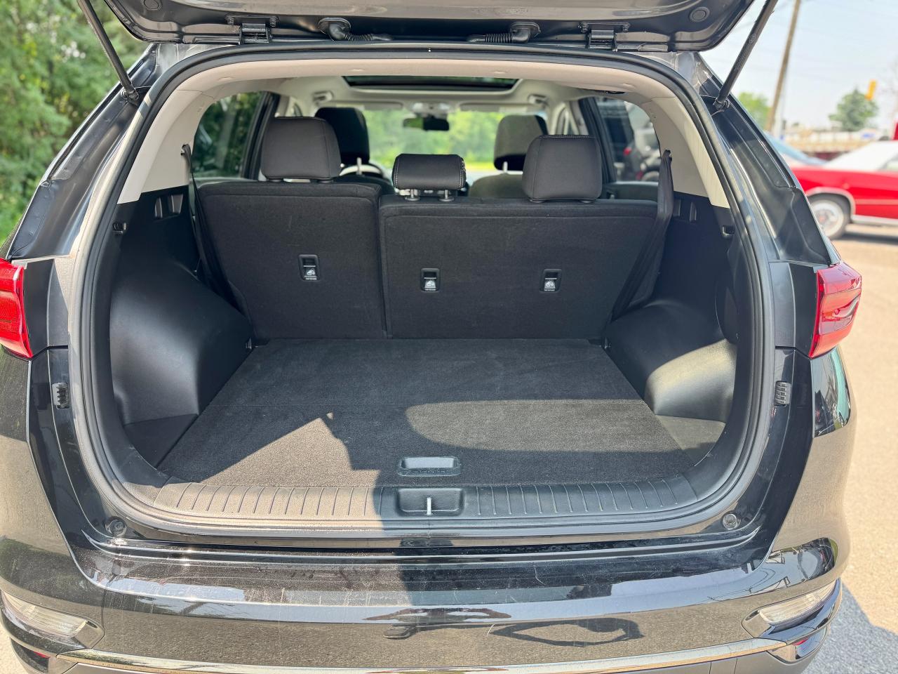2022 Kia Sportage EX Premium AWD Panoramic Roof | One Owner - Photo #14
