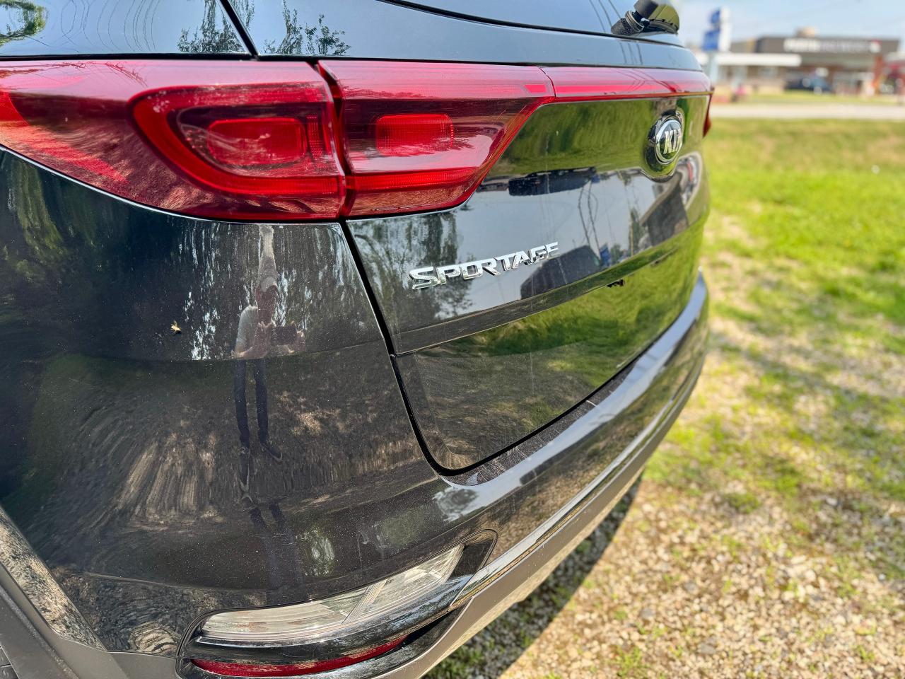 2022 Kia Sportage EX Premium AWD Panoramic Roof | One Owner - Photo #6