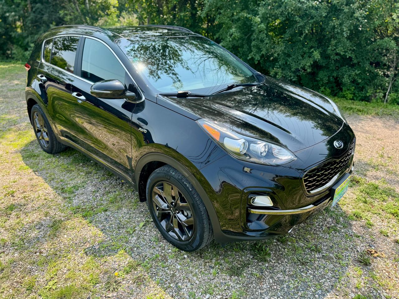 2022 Kia Sportage EX Premium AWD Panoramic Roof | One Owner - Photo #2