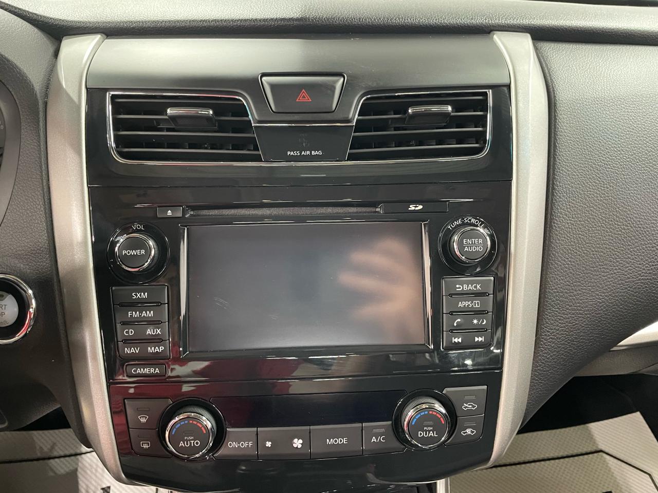 2014 Nissan Altima 2.5 SV Photo11