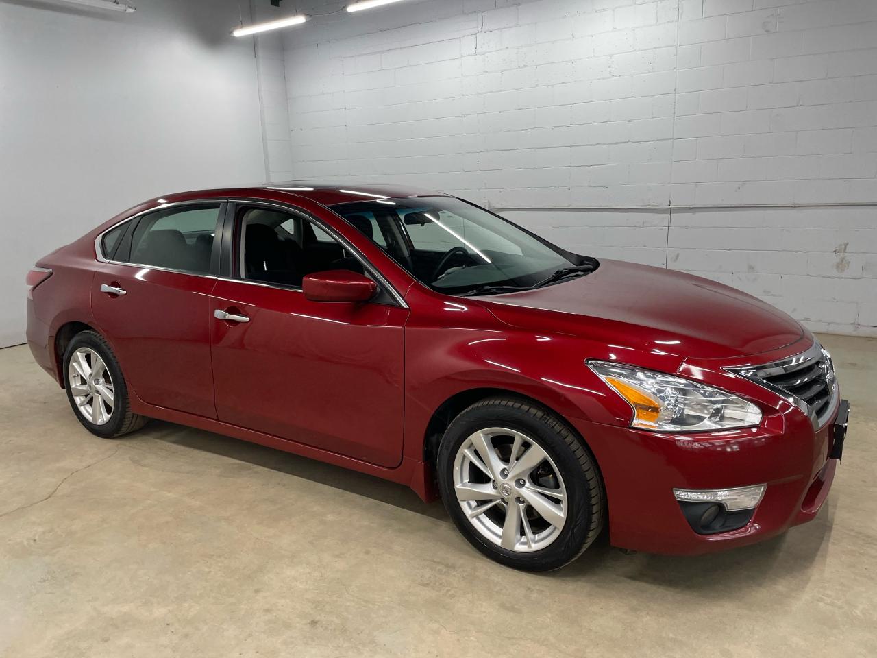 Used 2014 Nissan Altima 2.5 SV for sale in Guelph, ON
